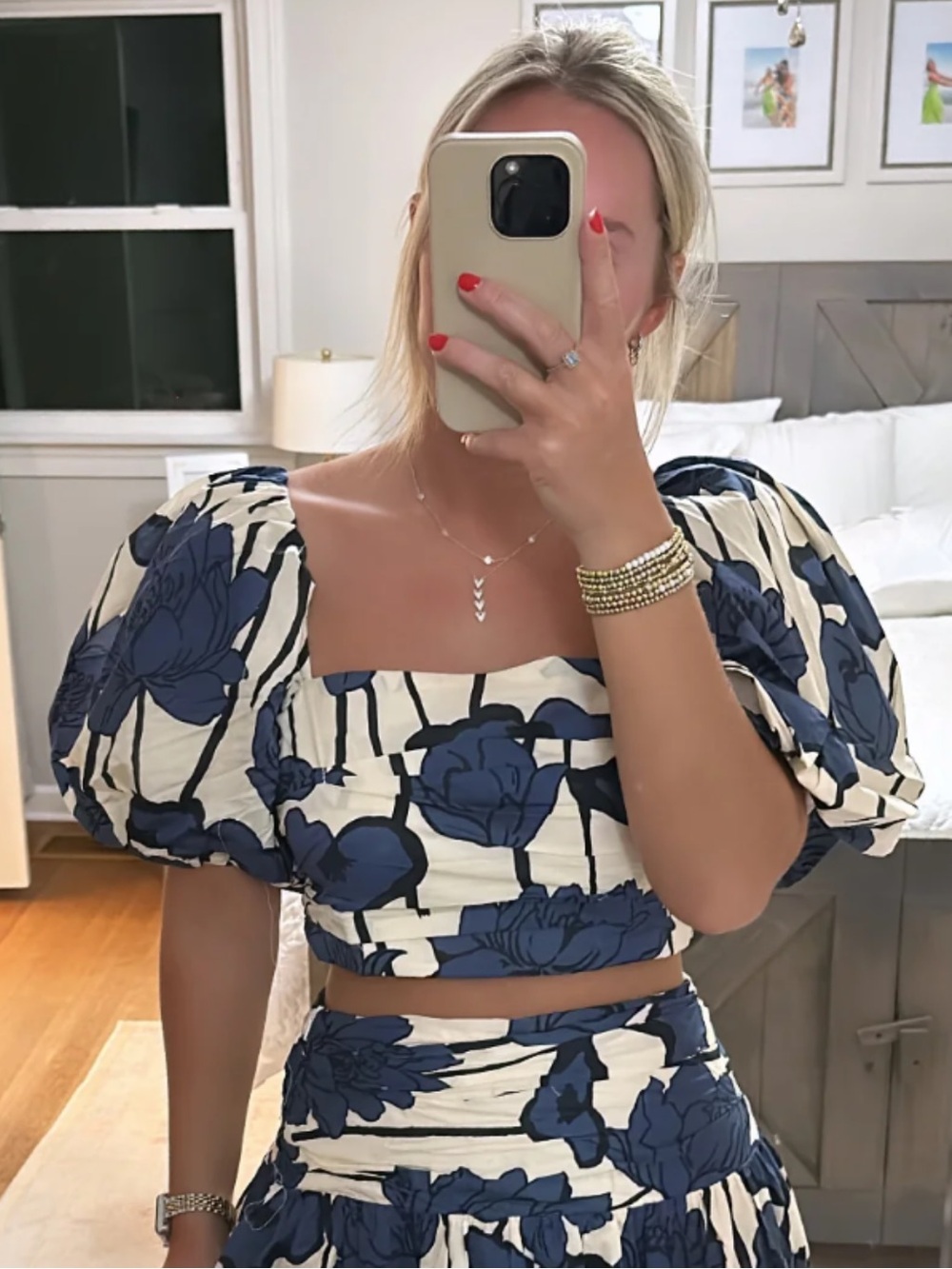 AUREUM Navy and Cream Floral Puff Sleeve Crop Top